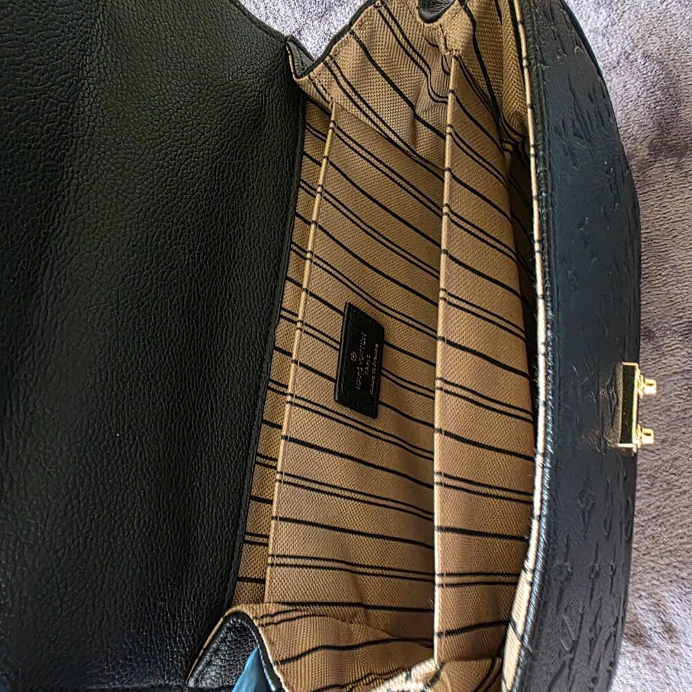 Louis Vuitton - Picture 11 of 16